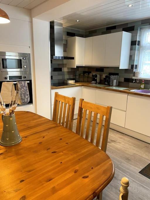 3 Bedroom Terrace Holiday Home Great Torrington Kültér fotó